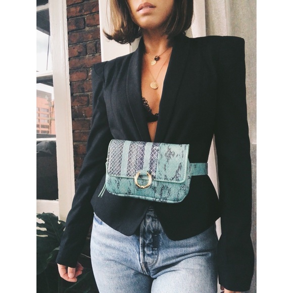 Handbags - 🆕Mimi Green Vegan Snake Skin Belt Bag Fanny Pack